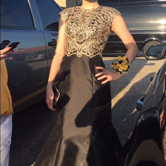 Prom dress - Picture 2 of 4